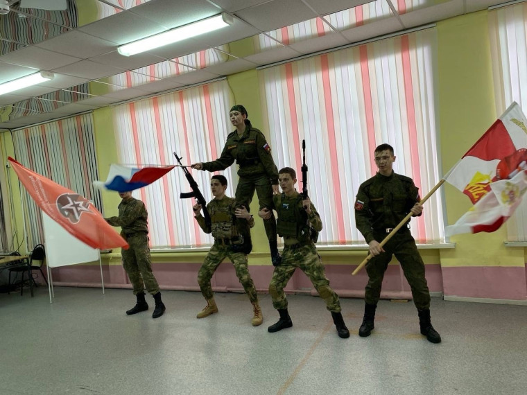 На базе МБОУ "СШ № 43" г. Иваново прошла военно-спортивная игра «Юные защитники Отечества»..